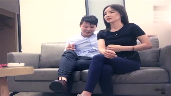 三个男人躁我一个爽公交车上_性插图动态图无遮挡-快影AV