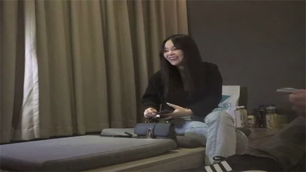 后入旗袍175绝美身材女友，后期看身材看得我流鼻血！	。